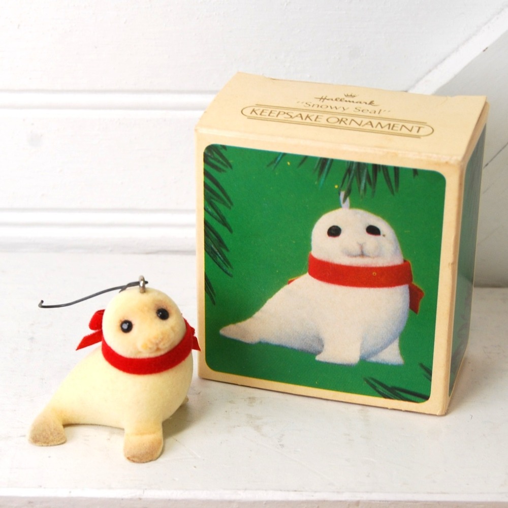 Hallmark 1984 Seal Ornament Christmas Holiday decor Vintage 80s "Snowy Seal"